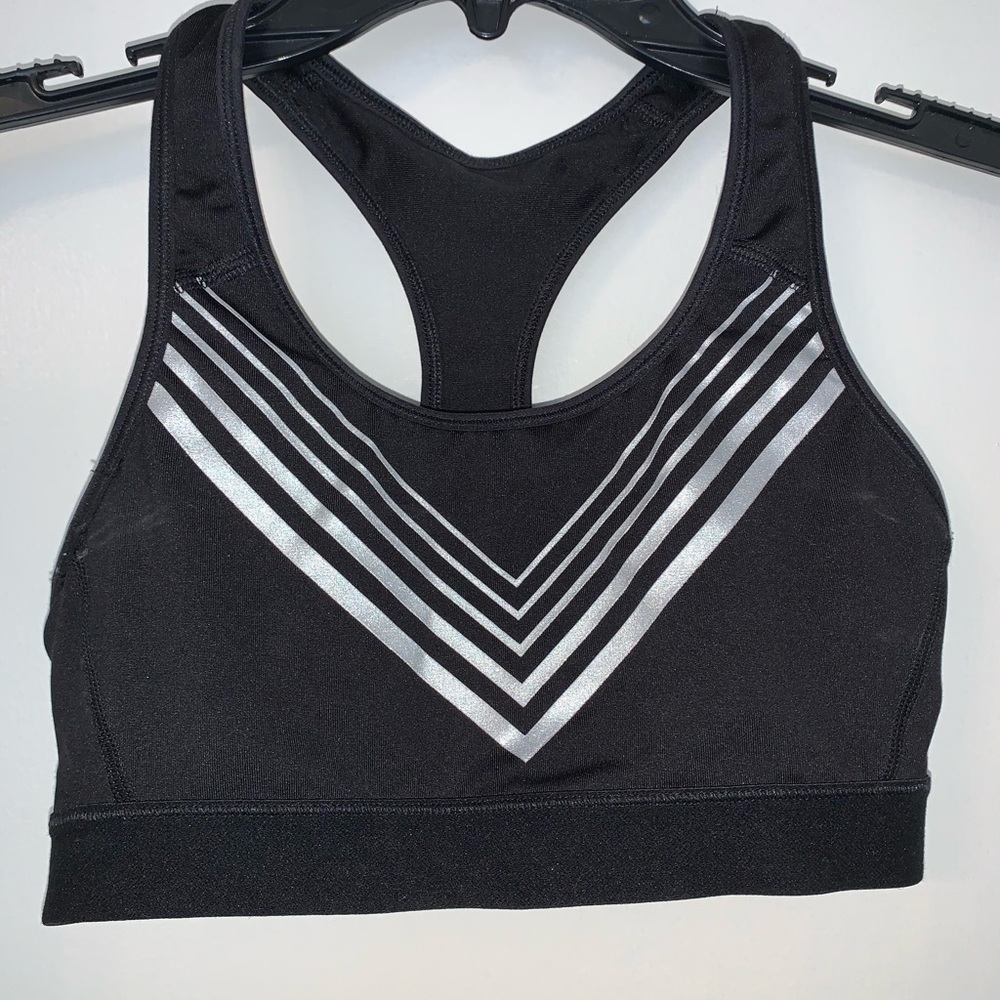 sports bra